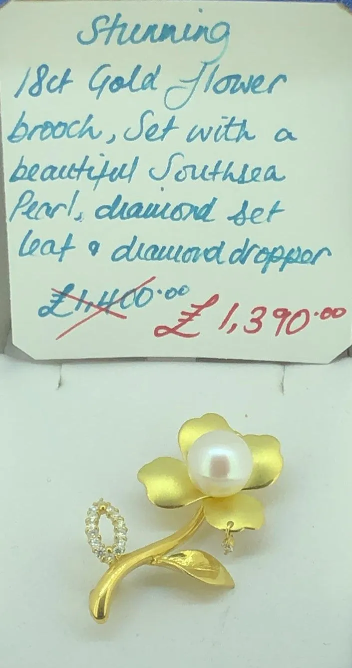 18ct Yellow Gold Flower Brooch