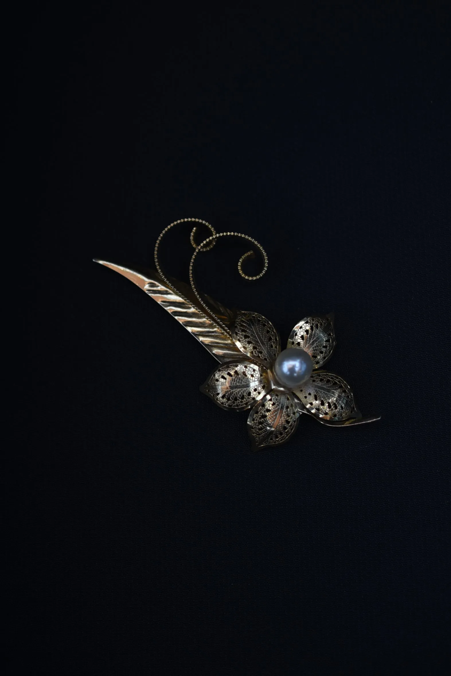 brooch pearl flower France 1960's【Limited item　One-of-a-kind】