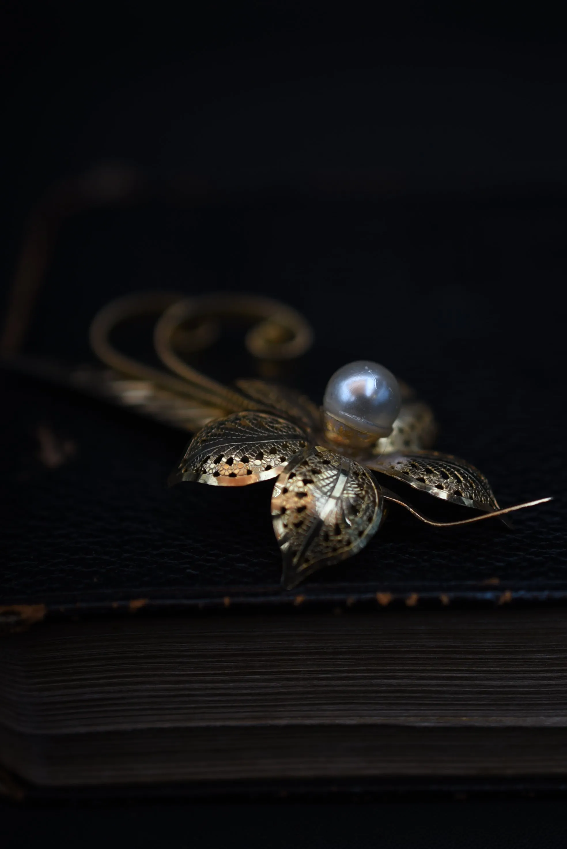 brooch pearl flower France 1960's【Limited item　One-of-a-kind】
