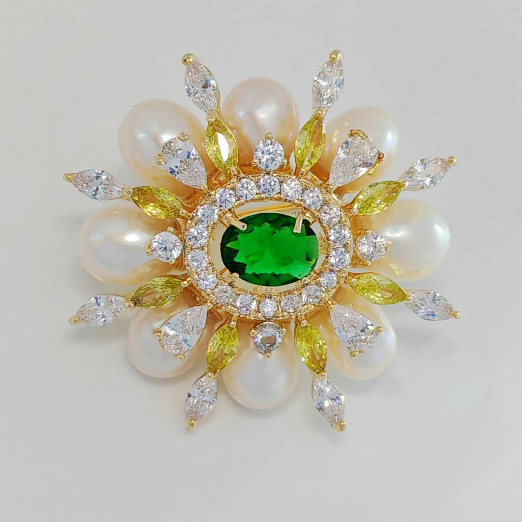 Elegant Vintage Burst Accent Pearl and Green Oval Flower Brooch Pin Wedding Party Accessory