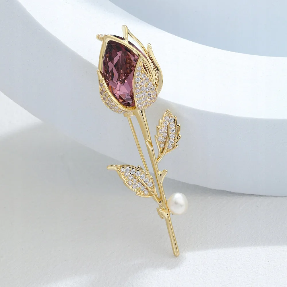 Rose with cubic zirconia and a pearl - 14K gold-plated brooch