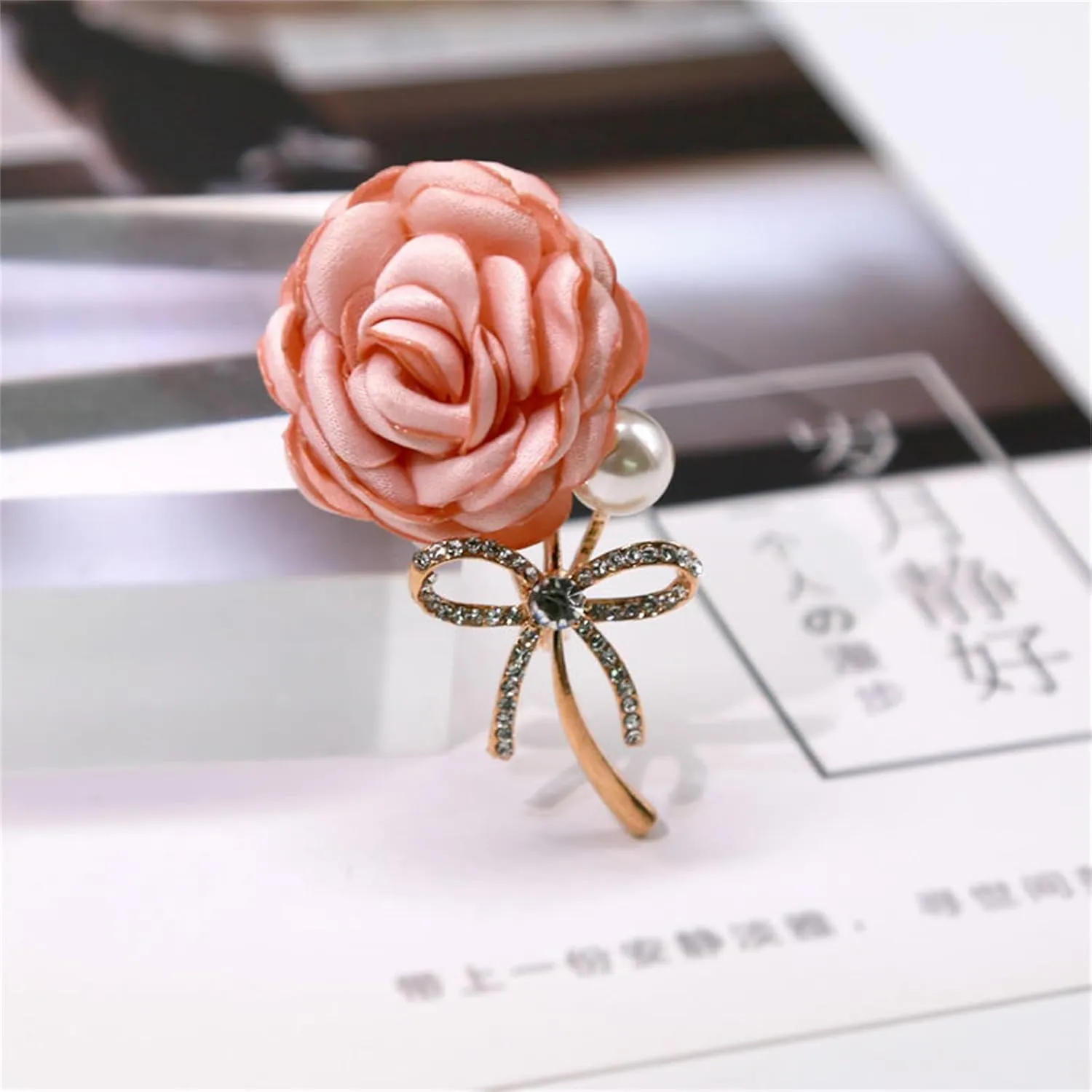 WCRAZYE Elegant Rose Flower Brooch Pin for Women Men Wedding Party Gentleman's Essentials Handmade Crystal Pearl Fabric Flower Lapel Pin Dress Suit Accessories Boutonniere Ideas Gift Valentine's Day